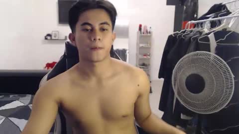 Snapshot of loverboyph04 chatting on October 2025 05:47:02 AM loverboyph04 online show from October 2025 05:47:02 AM