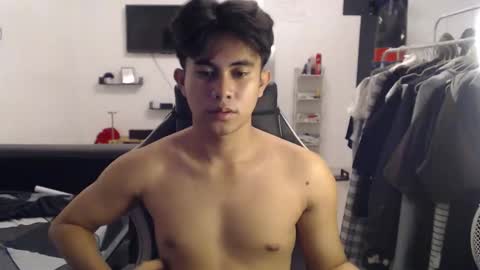 Snapshot of loverboyph04 chatting on October 2025 04:27:02 PM loverboyph04 online show from October 2025 04:27:02 PM