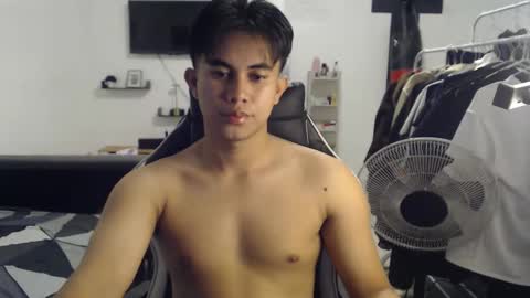 Snapshot of loverboyph04 chatting on October 2025 05:41:02 AM loverboyph04 online show from October 2025 05:41:02 AM