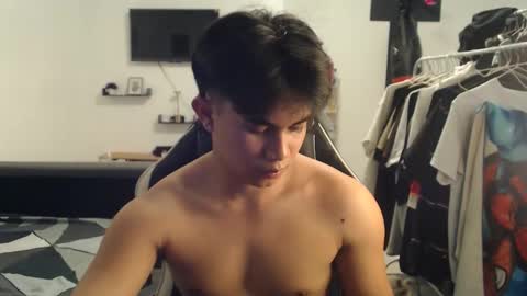 Snapshot of loverboyph04 chatting on October 2025 08:59:01 AM loverboyph04 online show from October 2025 08:59:01 AM