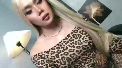 Snapshot of lovers_moon22 chatting on April 2026 06:10:01 PM lovers moon22 online show from April 2026 06:10:01 PM