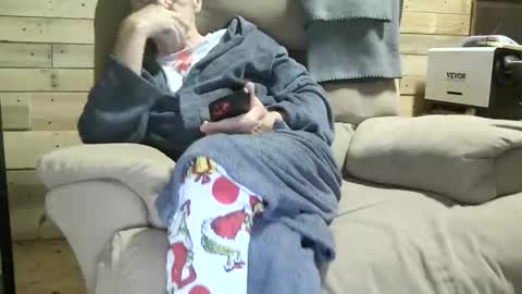 Snapshot of lovesex6565 chatting on April 2026 12:39:01 PM just here to have fun and cum online show from April 2026 12:39:01 PM