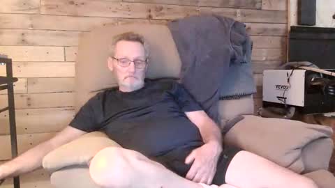 Snapshot of lovesex6565 chatting on April 2026 10:08:02 PM just here to have fun and cum online show from April 2026 10:08:02 PM