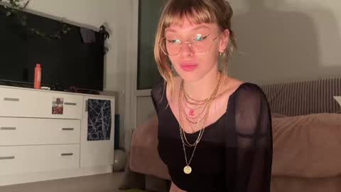 Snapshot of lovesstation chatting on October 2025 06:08:02 PM lovesstation online show from October 2025 06:08:02 PM