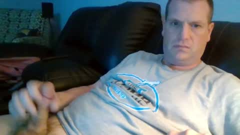Snapshot of lovetocum37 chatting on April 2026 02:28:01 AM lovetocum37 online show from April 2026 02:28:01 AM
