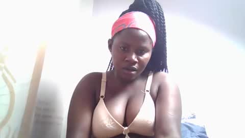 Snapshot of lovie_paula chatting on October 2025 07:31:01 AM lovie_paula online show from October 2025 07:31:01 AM