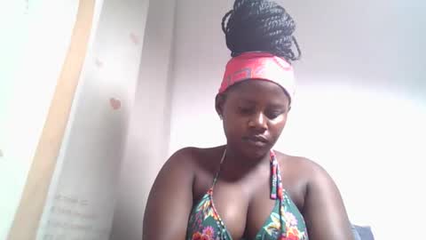 Snapshot of lovie_paula chatting on October 2025 03:02:02 PM lovie_paula online show from October 2025 03:02:02 PM