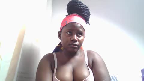 Snapshot of lovie_paula chatting on October 2025 02:12:01 PM lovie_paula online show from October 2025 02:12:01 PM