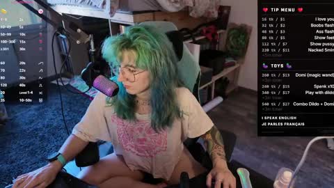 Snapshot of lovilyn24 chatting on May 2026 01:20:02 PM Lovilyn24 online show from May 2026 01:20:02 PM