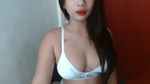 loving_ellah19 online show from October 2025 02:06:01 PM