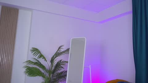 Nora online show from December 2024 08:05:02 AM