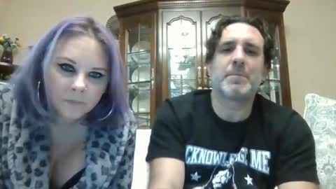 lovleybutwild online show from November 2025 11:41:01 PM