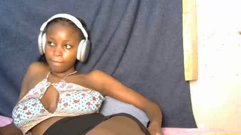 Snapshot of lovly_lastborn chatting on October 2025 08:37:01 AM lovly_lastborn online show from October 2025 08:37:01 AM