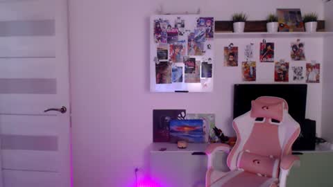 Snapshot of lower_angel chatting on January 2025 01:27:01 AM Loly online show from January 2025 01:27:01 AM