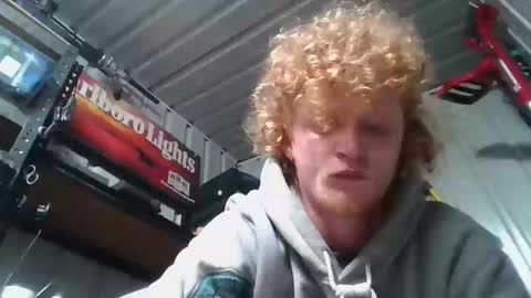 lowkey42011 online show from October 2025 04:48:02 PM