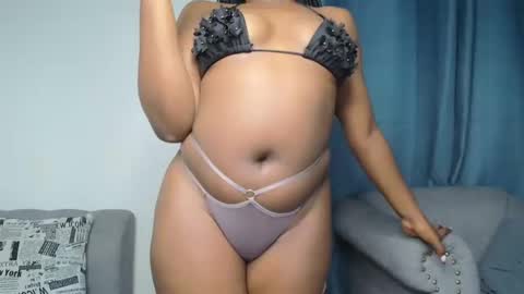 Snapshot of loyalcutie chatting on November 2025 04:43:02 AM loyalcutie online show from November 2025 04:43:02 AM