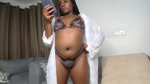 Snapshot of loyalcutie chatting on February 2026 04:18:02 AM loyalcutie online show from February 2026 04:18:02 AM