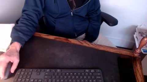 Snapshot of lreed090 chatting on March 2025 10:52:02 PM lreed090 online show from March 2025 10:52:02 PM