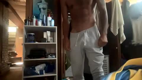 Snapshot of lskey10 chatting on September 2025 07:59:01 PM Lightskin boy online show from September 2025 07:59:01 PM