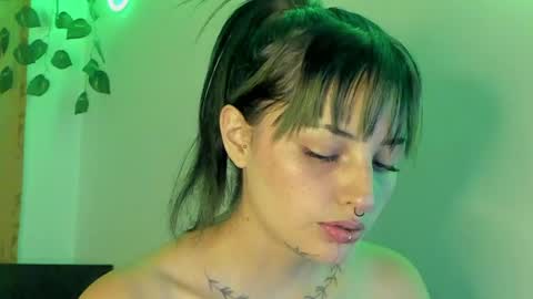 Snapshot of luaar_moon chatting on April 2026 06:37:01 PM Jenn online show from April 2026 06:37:01 PM