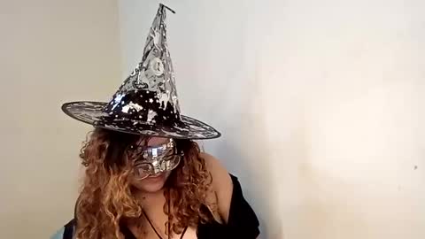 Snapshot of luana363 chatting on November 2025 05:56:01 PM luana363 online show from November 2025 05:56:01 PM