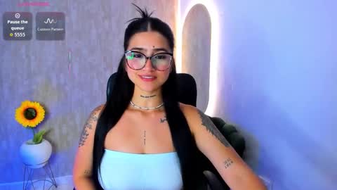 Luana online show from November 2025 12:09:02 PM