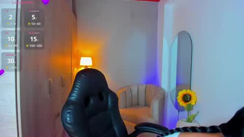 Luana online show from July 2026 12:01:01 PM