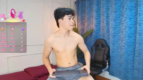 lUAN online show from September 2025 07:25:01 PM