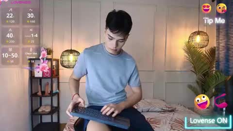 lUAN online show from May 2026 12:02:01 PM