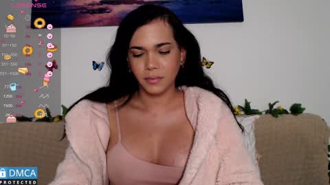 Snapshot of luara_ chatting on January 2025 05:15:02 PM luara_ online show from January 2025 05:15:02 PM