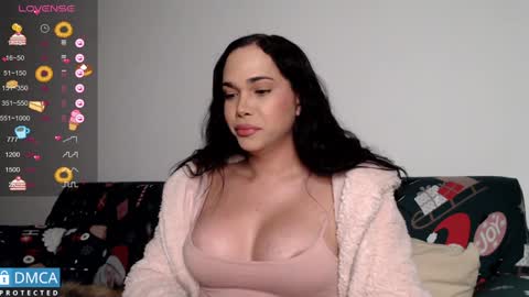 Snapshot of luara_ chatting on January 2025 01:51:02 PM luara_ online show from January 2025 01:51:02 PM