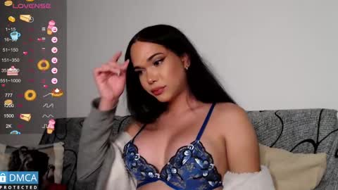 Snapshot of luara_ chatting on February 2025 03:06:01 PM luara_ online show from February 2025 03:06:01 PM