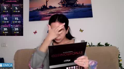 Snapshot of luara_ chatting on December 2025 12:35:02 PM luara_ online show from December 2025 12:35:02 PM