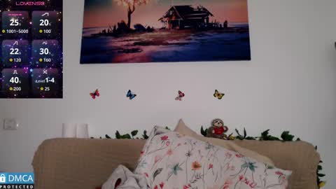 Snapshot of luara_ chatting on January 2026 12:33:02 PM luara_ online show from January 2026 12:33:02 PM