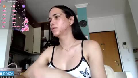 Snapshot of luara_ chatting on June 2026 10:06:02 AM luara_ online show from June 2026 10:06:02 AM