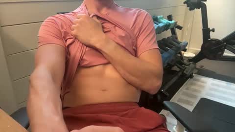 Snapshot of luca1010101010 chatting on November 2025 06:20:01 PM luca1010101010 online show from November 2025 06:20:01 PM