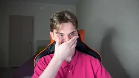 Lucas Gill online show from February 2025 01:57:02 AM