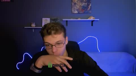 lucas_long_ online show from October 2025 12:27:01 PM