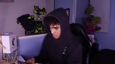 lucascarterr online show from October 2025 12:05:02 AM