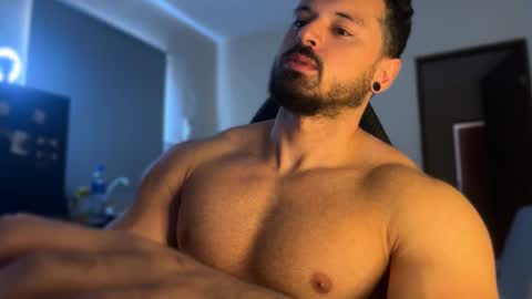 lucasfit24 online show from November 2025 04:19:02 PM