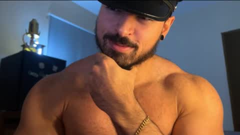 lucasfit24 online show from November 2025 12:43:02 AM
