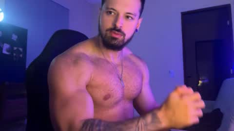 lucasfit24 online show from November 2025 02:33:02 AM
