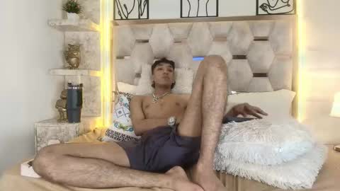 Lucas  online show from November 2025 12:00:02 AM