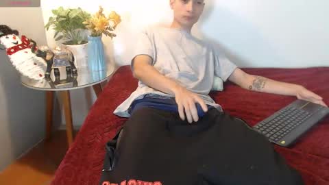 Snapshot of lucasssmith11 chatting on February 2026 06:48:01 PM LucassSmith11 online show from February 2026 06:48:01 PM