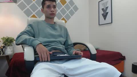 Snapshot of lucasssmith11 chatting on February 2026 03:10:01 PM LucassSmith11 online show from February 2026 03:10:01 PM