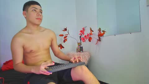 Snapshot of lucastorrez01 chatting on December 2025 04:10:01 AM LUCAS TORREZ online show from December 2025 04:10:01 AM