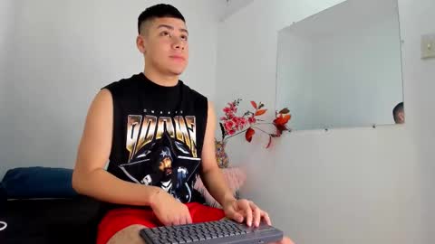 Snapshot of lucastorrez01 chatting on December 2025 11:01:02 PM LUCAS TORREZ online show from December 2025 11:01:02 PM