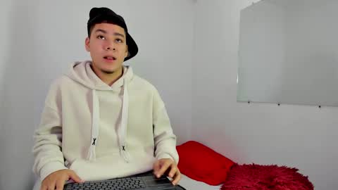 Snapshot of lucastorrez01 chatting on February 2026 06:20:01 AM LUCAS TORREZ online show from February 2026 06:20:01 AM