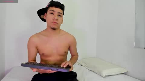 Snapshot of lucastorrez01 chatting on February 2026 02:10:01 AM LUCAS TORREZ online show from February 2026 02:10:01 AM