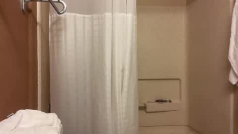 Snapshot of lucca250 chatting on October 2025 08:06:02 PM luccathegoat online show from October 2025 08:06:02 PM